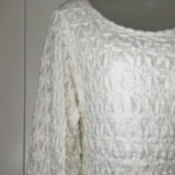 New with tags Kyemi smocked top with keyhole back L - Picture 4 of 8